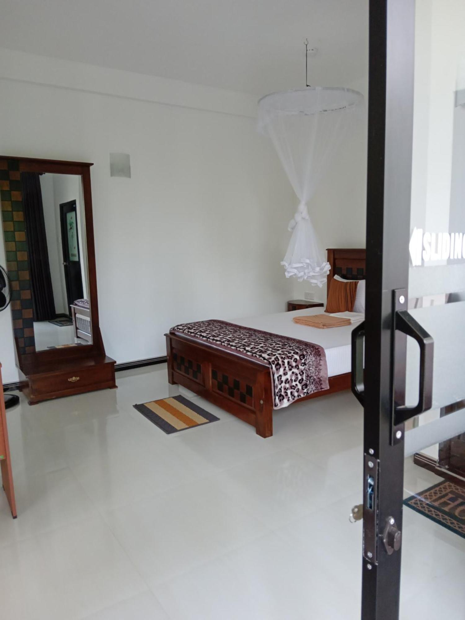 Misty Heaven Bed & Breakfast Ella Room photo